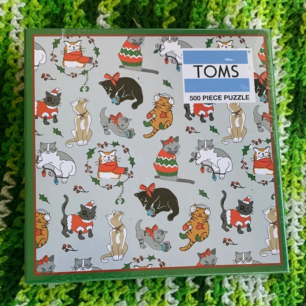 TOMS Festive Cat Puzzle - 500 Pieces - Green and Red - SEALED box